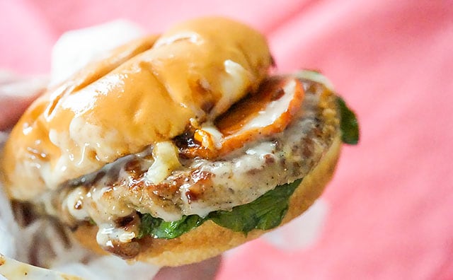 一度は食べたほうがいい!モスの新作バーガーがウマすぎて困っちゃう!