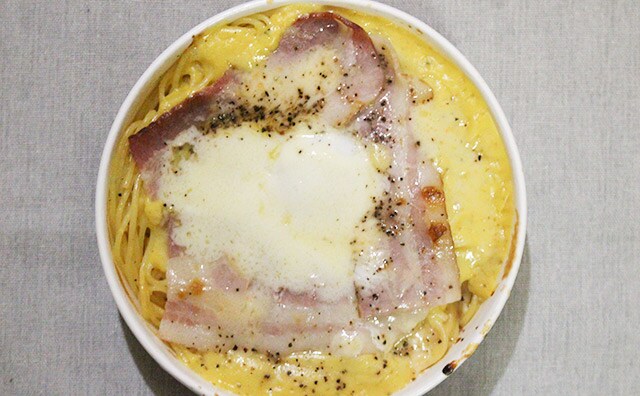 【賛否両論】セブンの新作カルボナーラを食べてみたら…