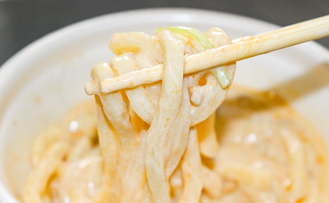 濃厚でピリッ!ローソンの新商品を食べてうどんの実力を再認識しました
