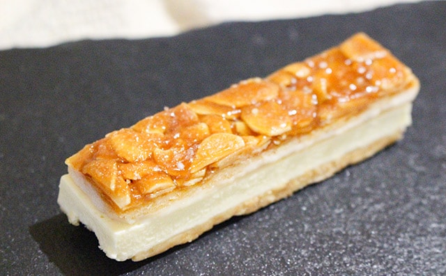 外はサクッ、中はしっとり!ローソンの小さなスイーツには大きな幸せが詰まっています!