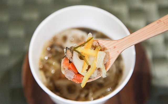 腹持ちよし！ローソンの新作スープは根菜たっぷりで”食べるスープ”でした