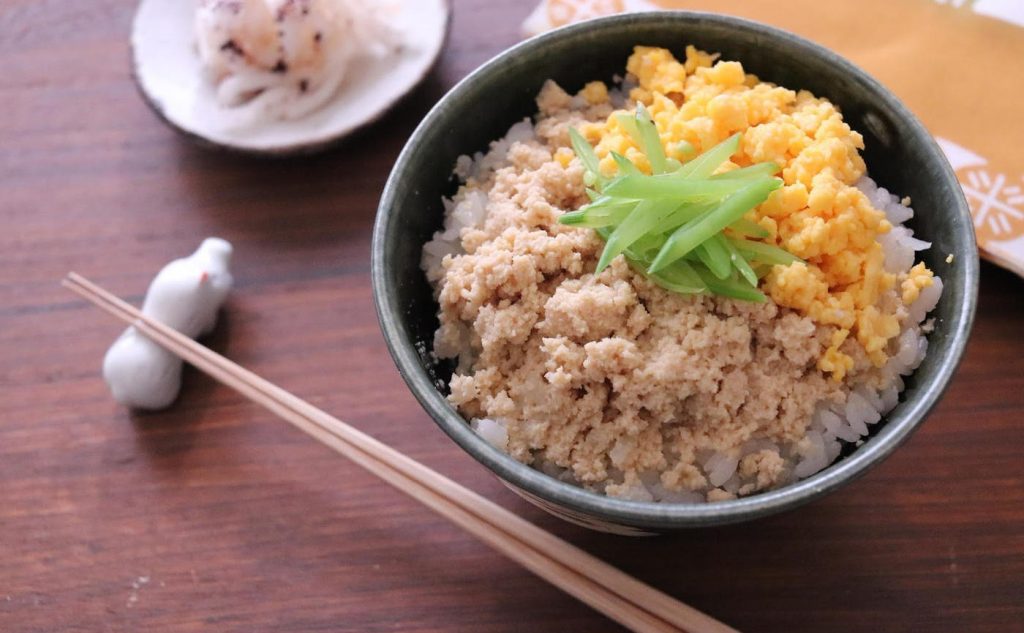 え、これ鶏そぼろじゃないの!?畑の肉・高野豆腐の「肉もどき」レシピ