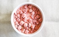 アイスの上に「おいしい」がいっぱい！これ、ローソン限定です！