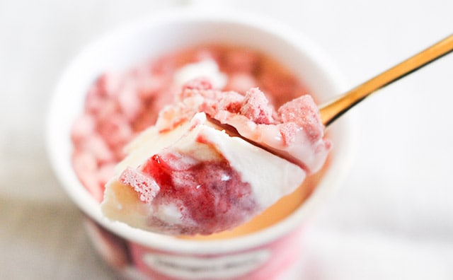 アイスの上に「おいしい」がいっぱい!これ、ローソン限定です!