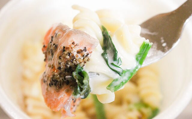 濃厚ソースがよく絡む!セブンの「フジッリ」が鬼ウマすぎた!!