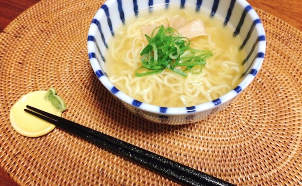 インスタント塩ラーメンに"余りがち調味料"が意外に絶品！いろいろちょい足しして検証してみた