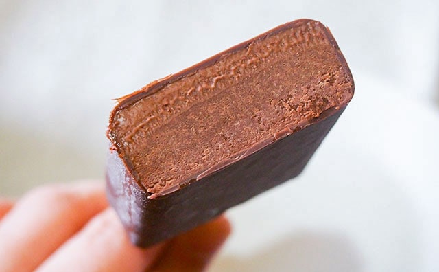 SNSでも話題沸騰!!このファミマ限定アイス、めっちゃ濃厚です!