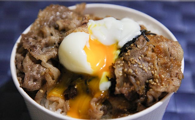 1/18までおまけ付き!松屋の「焼き牛めし」にニューフェイス現る!