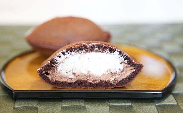 ローソンの「どらもっち」に新作!チョコ好きにはたまらん…!