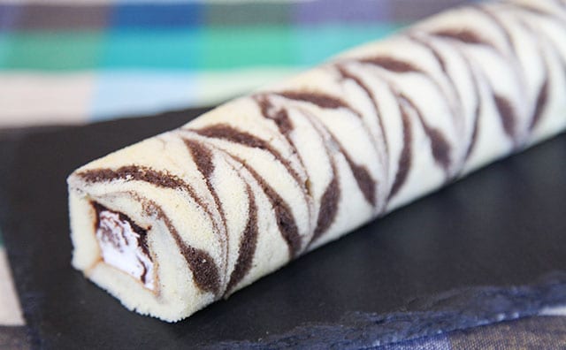 ファミマ限定!長~いロールケーキ「ロールちゃん」が隠れた名品の予感!