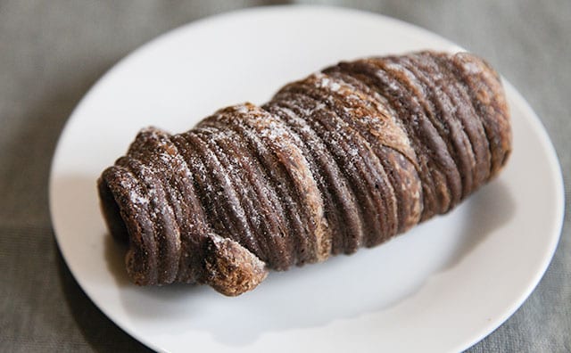 【135円】小ぶりだけどめちゃウマ!ローソンの「コロネ」が小腹満たしにピッタリ!