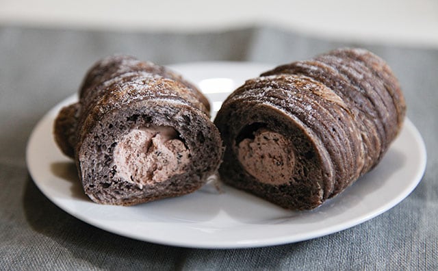 【135円】小ぶりだけどめちゃウマ!ローソンの「コロネ」が小腹満たしにピッタリ!