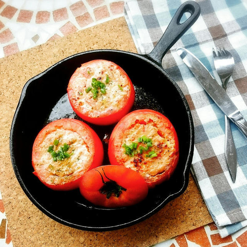 野菜に詰めて焼いて完成！「野菜のファルシ」で華やかな食卓に♪