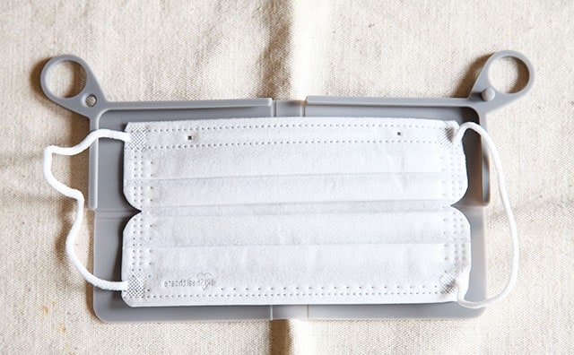 超コンパクト！しかも100円！マスクの保管に役立つアイテムみ～っけ！
