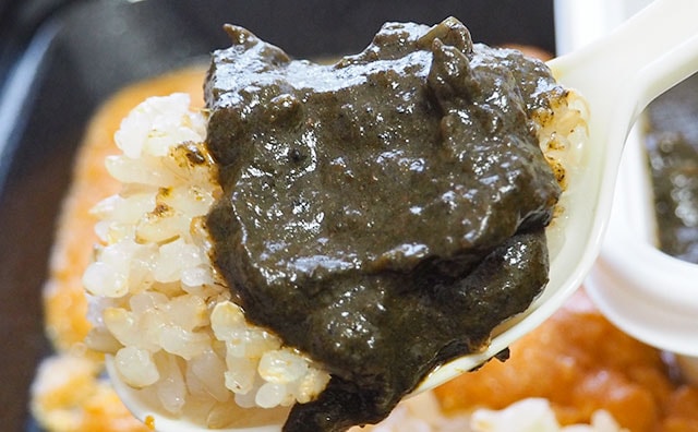 黒いカレーも!? ローソンのカレーは超本格派!
