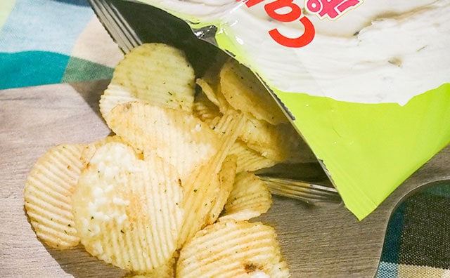 このローソン限定ポテチ、サワクリ好きは絶対食べるべし！