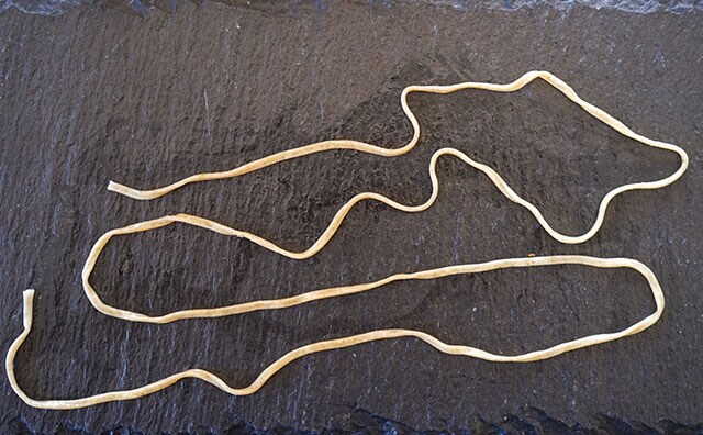 史上最長の「どん兵衛」そば、無限にすすり続けられそう！！