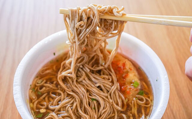 史上最長の「どん兵衛」そば、無限にすすり続けられそう！！