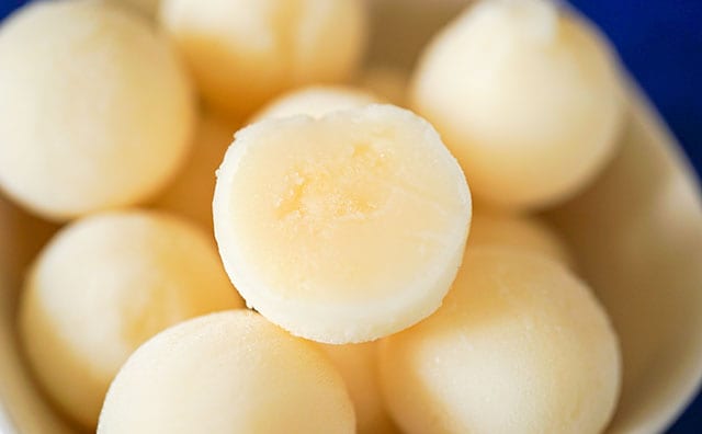 今年も登場!果肉入り「アイスの実」を一瞬で完食!