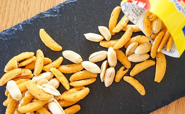 「亀田の柿の種」の人気フレーバーが復活！大量買いしたい！