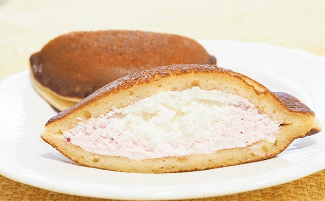 「どらもっち」新作は苺！クリームたっぷりの超ウマスイーツで至福のひと時を！