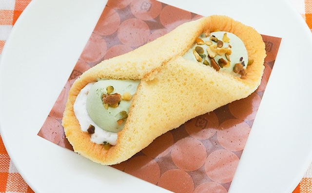 ピスタチオ党は集合~!ローソンの「クルリン」はふわふわなのにザックザク?