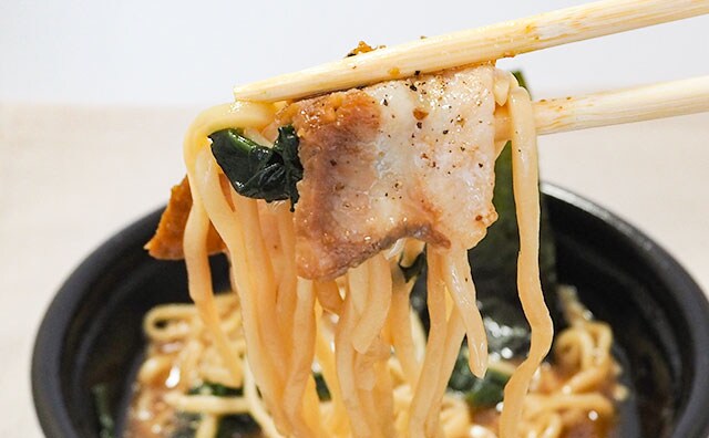 再現度高すぎ!ローソン×吉村家の家系ラーメンが帰ってきた!