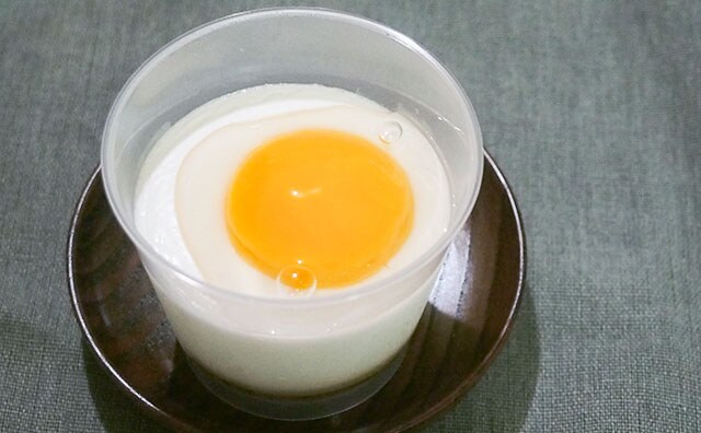 え、生卵!? ファミマの新作スイーツがおもしろい！