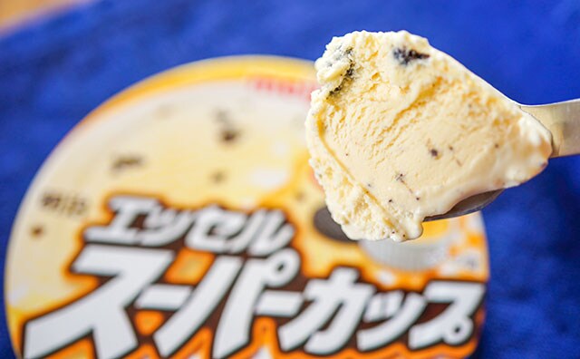 エッセルスーパーカップの新商品はプリンみたいな味で最高！