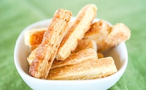 人気の「ホームパイのみみ」に新商品登場！完食するまで手がとまらない！