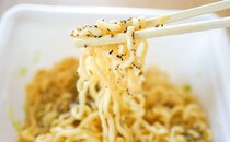 極太麺のU.F.O.新登場！パンチききまくりの味でした！