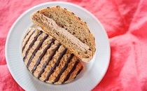 見た目も味も◎！セブンのメロンパンは全部チョコ！