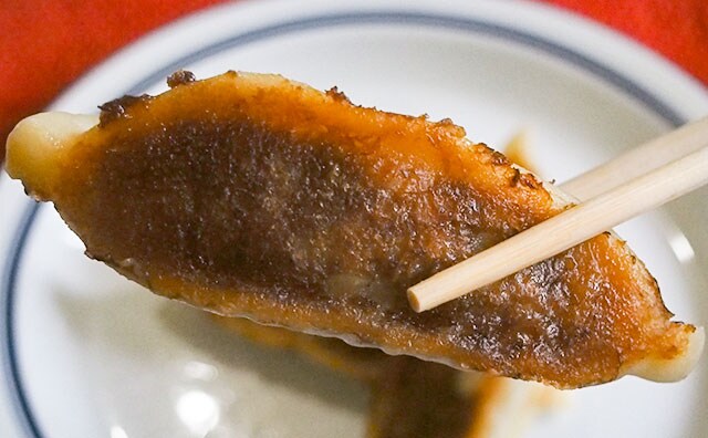 通常の1.5倍!? ローソンの「大餃子」がマジでデカくて笑う