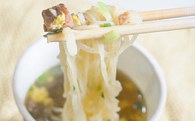 【人類みな麺類】大阪の人気ラーメンがカップ麺に！！