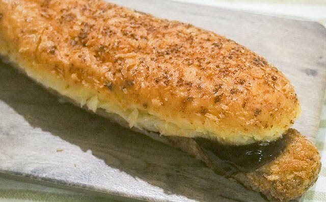 ローソンのガッツリ系新商品は“あれ”がはみ出てる!?