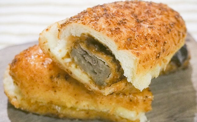 ローソンのガッツリ系新商品は“あれ”がはみ出てる!?