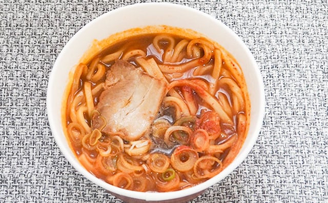 このラーメン、中毒性あり!旨みと辛さで痺れまくり!