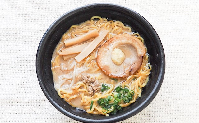 今なら超有名店の味噌ラーメンをローソンで味わえる!