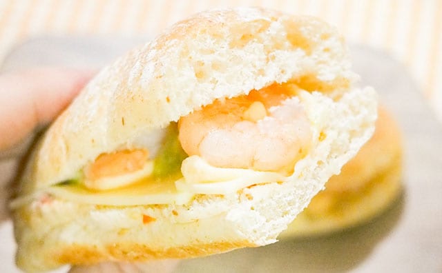 【ローソン】海老×アボカドが相性よすぎ！カフェ風サンドがおいしい！