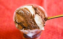 コンビニレベルを余裕で超えた！！濃厚すぎ！！GODIVAコラボスイーツ新作が出たぞ！！