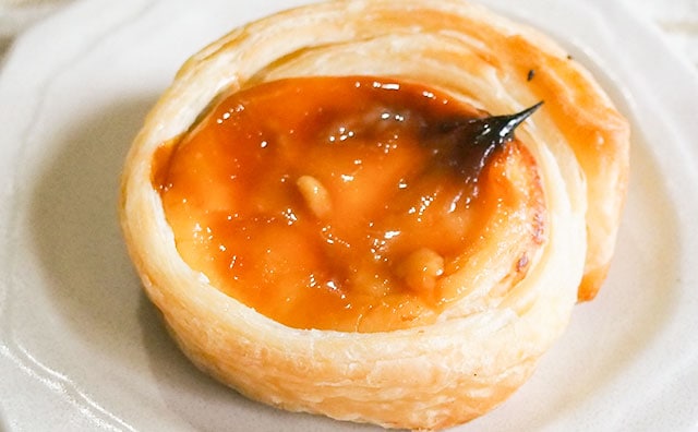 でっかいエッグタルト!? 135円でこんなに満足できるなんて…！