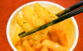 レンチンで韓国グルメ！カップタイプのトッポギ「ヨッポギ」が超お手軽！