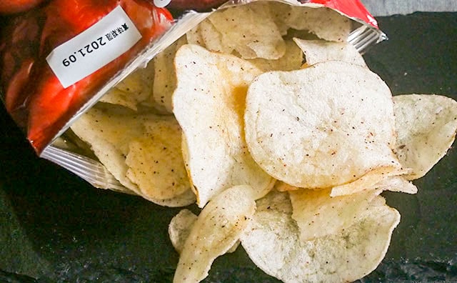 【注意】梅好き以外は買わないで！ローソン限定ポテチは梅がすっぱくて超うめー！！