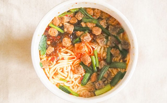 辛さレベル4!人気店のカップ麺はファミマ限定!