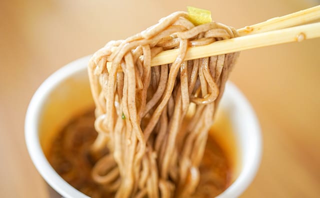 伝説の名店「港屋」がカップ麺で復活した!!