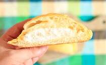 ザクっと食感&たっぷりホイップ！ローソンのメロンパンがイイ感じでした