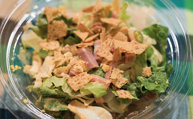 何種類入ってるの!? ローソンのサラダが具だくさんで満足感がすごい！