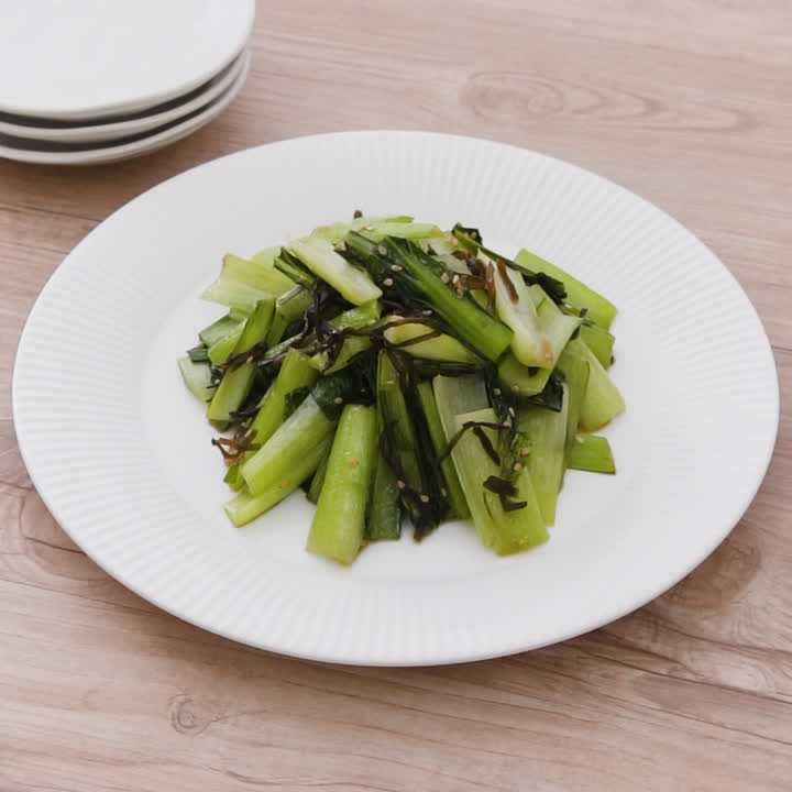 パパッとあと一品！小松菜の塩昆布炒め