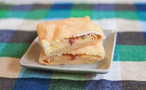 噛むたびに味が変わる!? ファミマで鬼ウマスイーツに出会ってしまった！