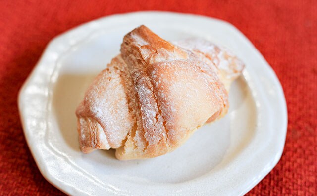 クリームだだ漏れ！バター香りまくり！ファミマ人気スイーツに新作登場！